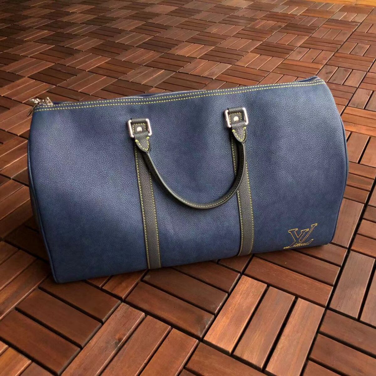 Louis Vuitton Bag (L48cm x W21cm x H32cm) - Image 1